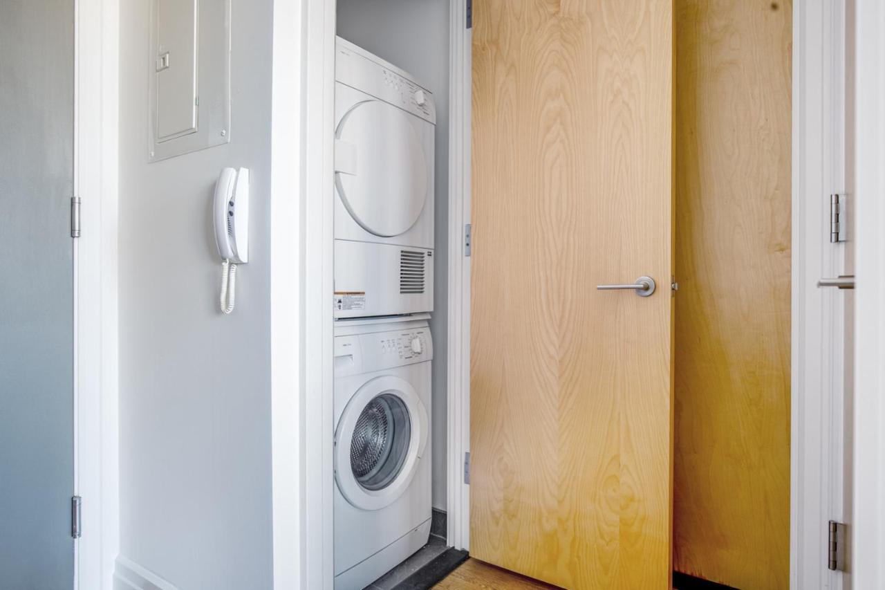 Apartment Hells Kitchen 1br W Doorman Nr Park Nyc-525 New York