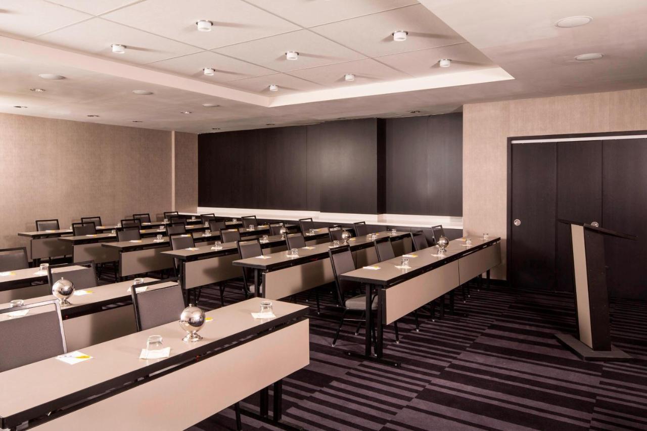 By Marriott Manhattan/central Park
