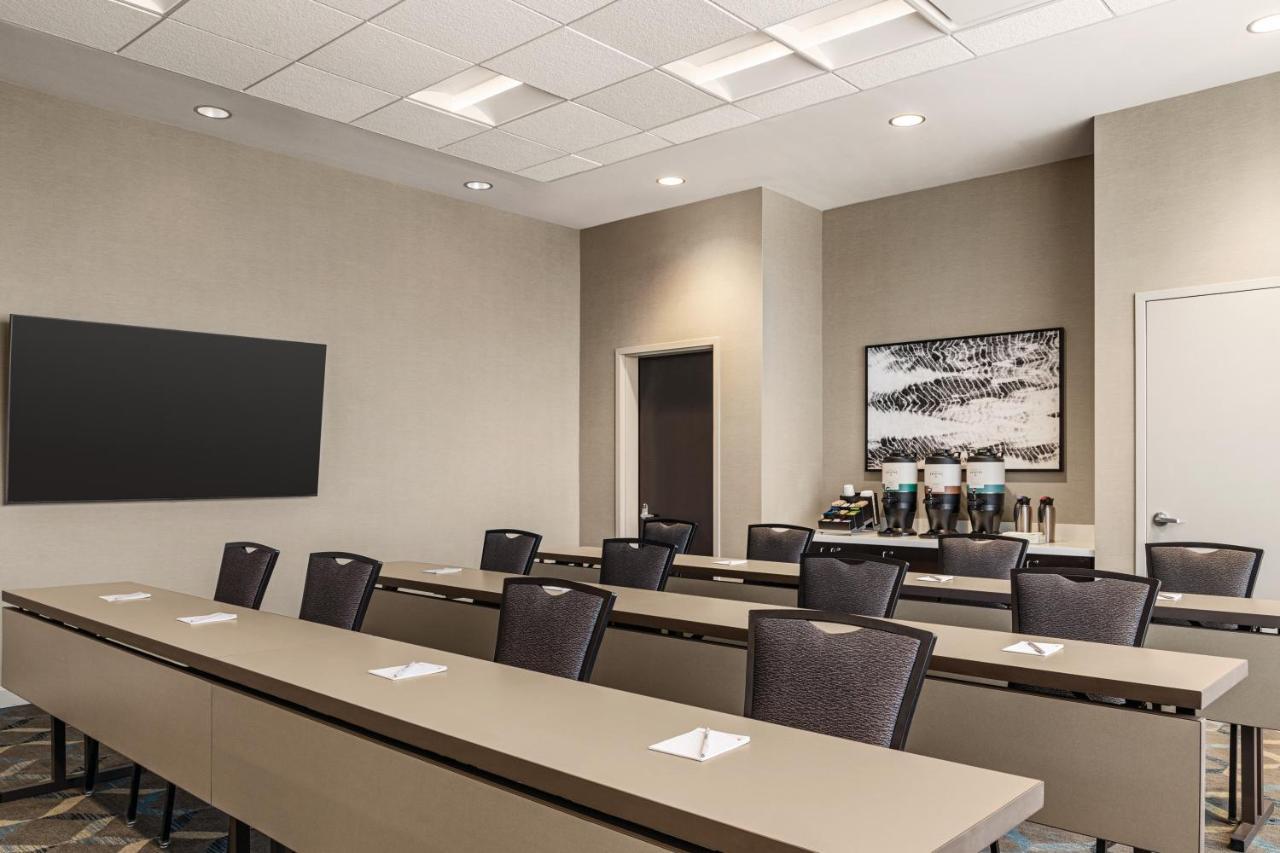 By Marriott Jfk Airport New York