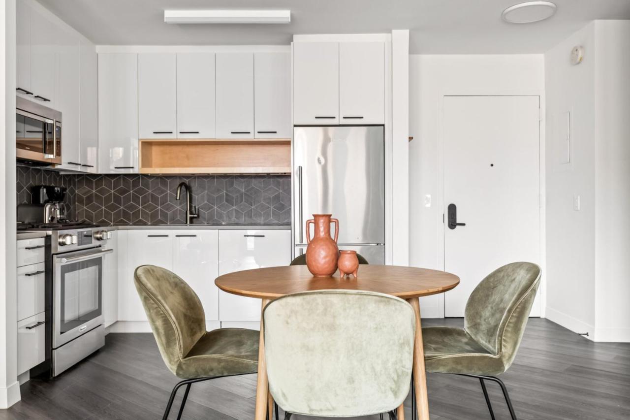 E Village 1br W Wd Elevator Gym Nyc-889 *