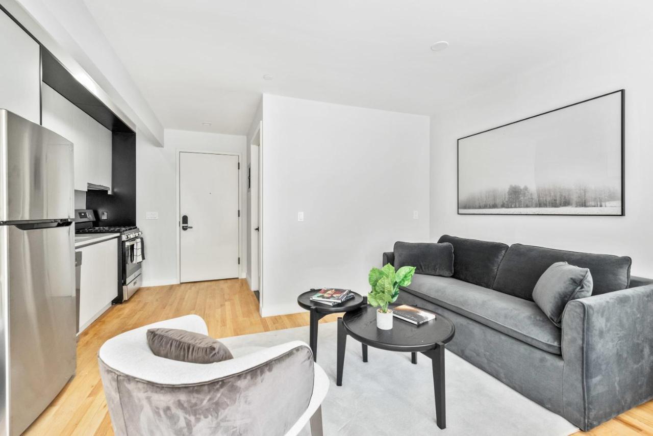 Luxe Studio Ste In Upper East Side With Charming Juliet Balcony Holiday home New York