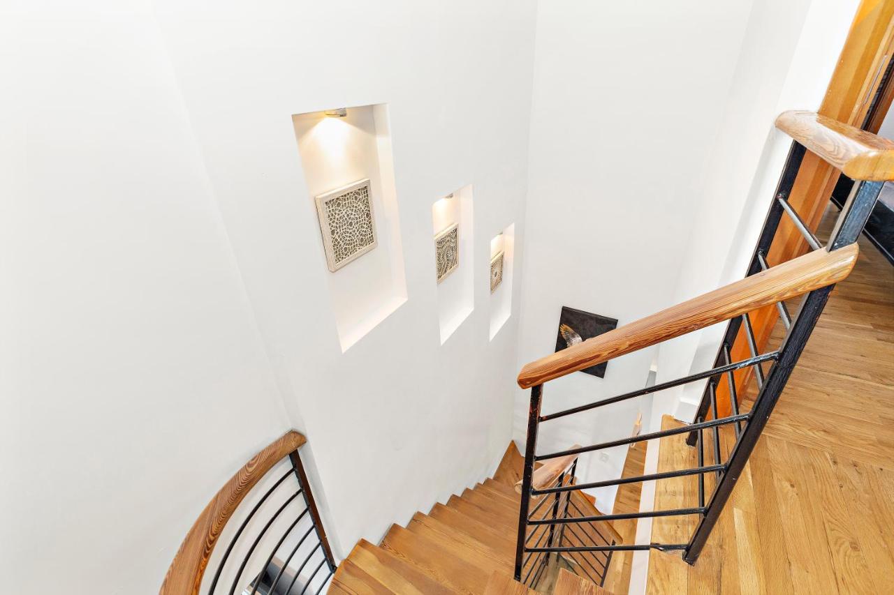 Apartment Luxurious 4 Bedroom Penthouse *