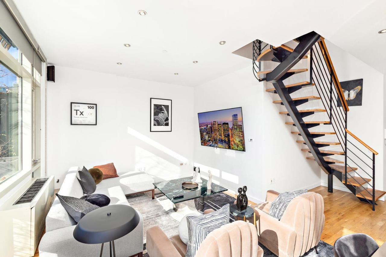 Luxurious 4 Bedroom Penthouse Apartment *