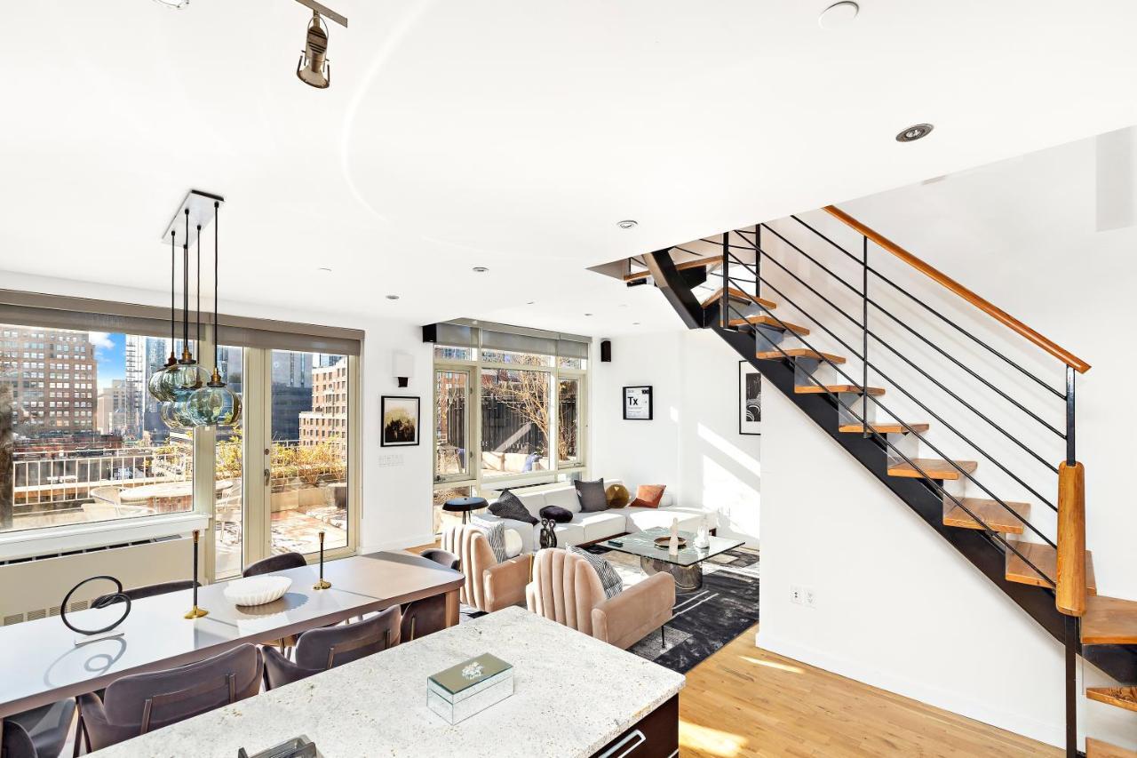 Luxurious 4 Bedroom Penthouse Apartment *