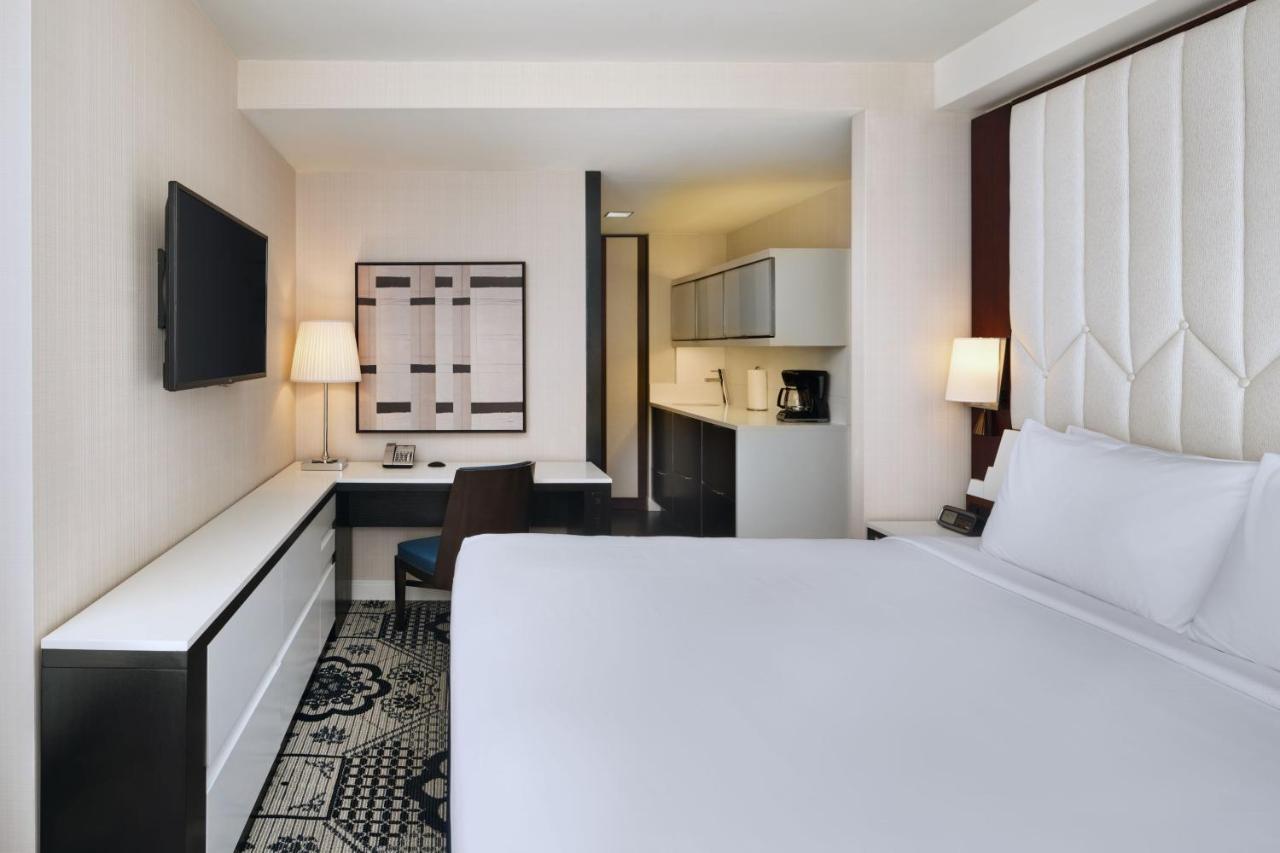 Hotel By Marriott Manhattan/central Park 4*