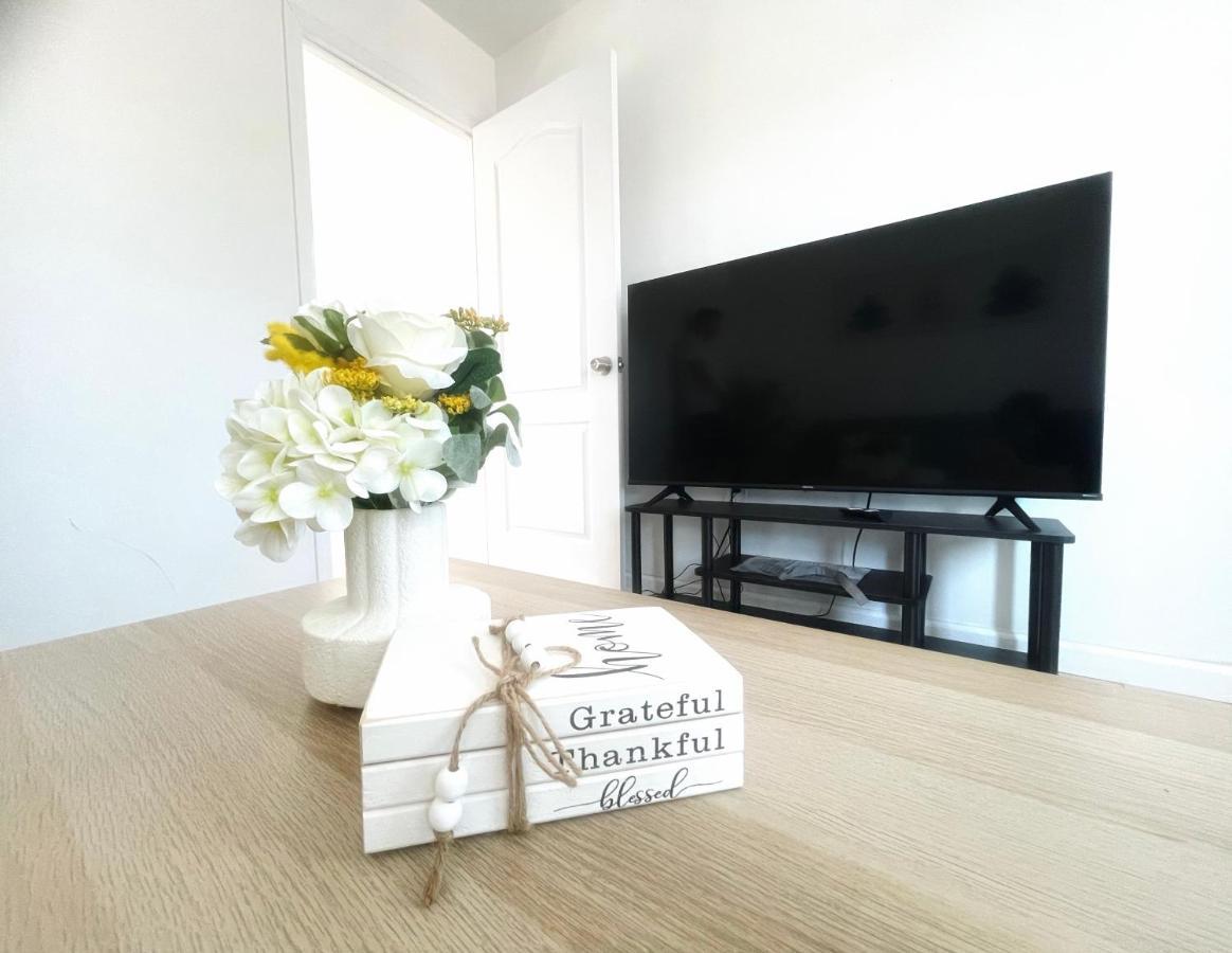 Brand New!!!with Balcony, Free Parking, 3 Minutes To Subway Apartment New York