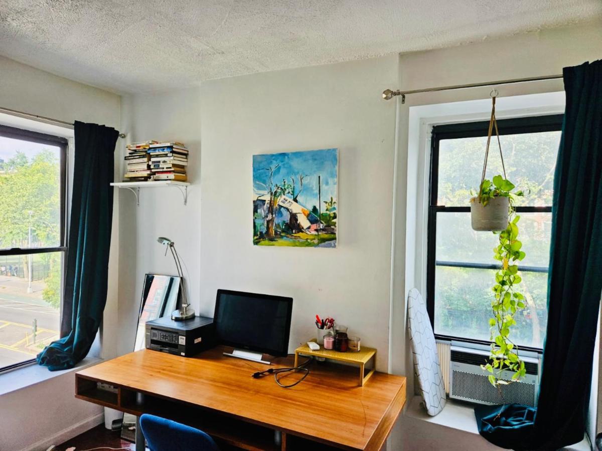 Sunlit Three-bedroom In The Vibrant Soho Neighborhood Apartment