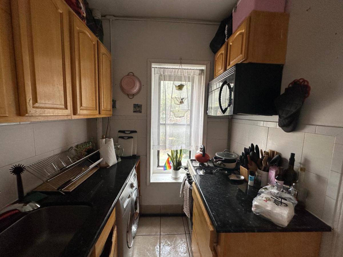 Sunlit Three-bedroom In The Vibrant Soho Neighborhood Apartment *