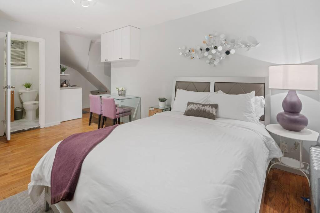 Haven In Times Square & Nearby Restaurants * New York