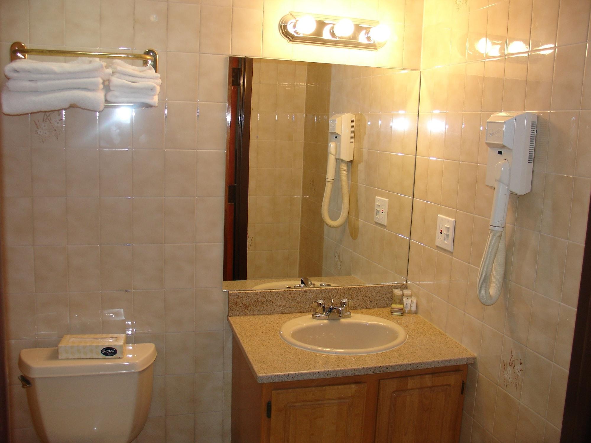 Super 8 By Wyndham Jamaica North Conduit Hotel