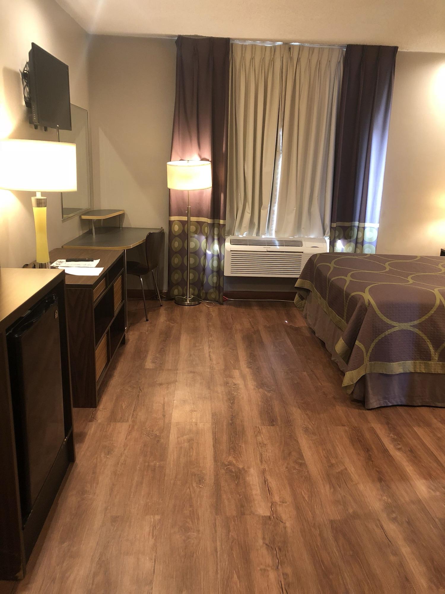 Super 8 By Wyndham Jamaica North Conduit Hotel New York