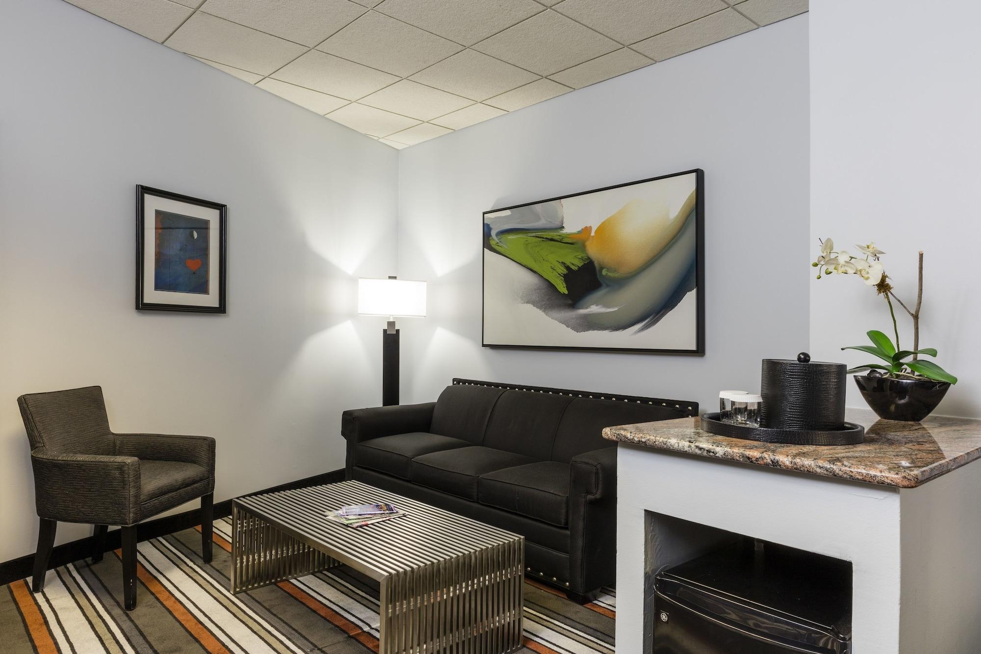 Broadway Plaza 4*