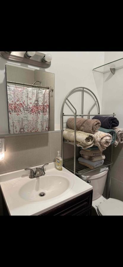 Apartment 2 Spacious Oasis To Choose From 20 Min From Manhattan In A Quiet Neighborhood *