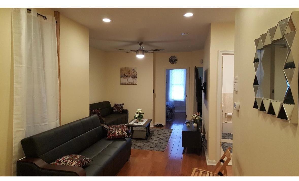 2 Spacious Oasis To Choose From 20 Min From Manhattan In A Quiet Neighborhood Apartment *