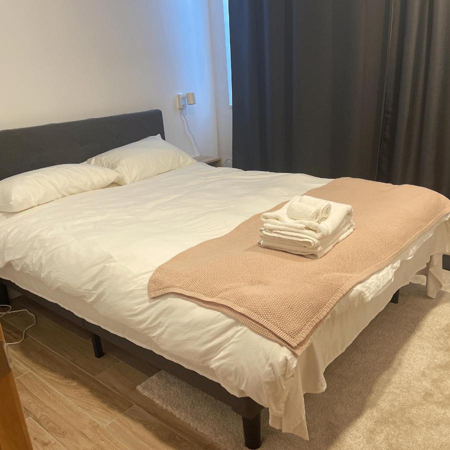 Modern - Relocation & Business Guest house New York