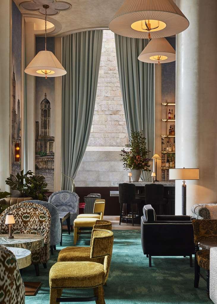 The Street Hotel *