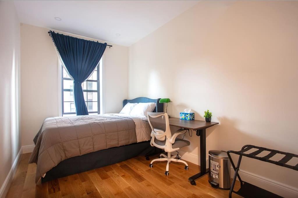 Little Manhattan *