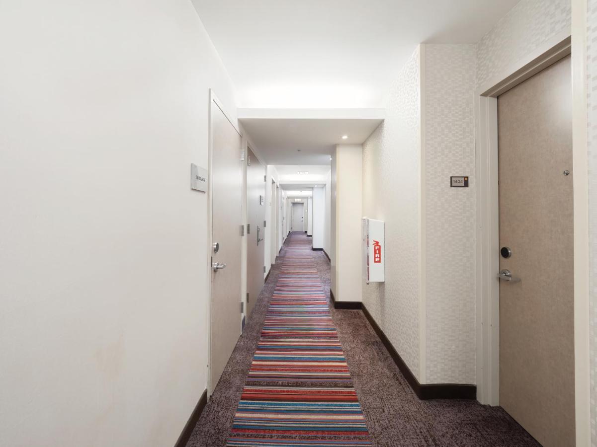 Courtyard By Marriott Manhattan/herald Square Hotel
