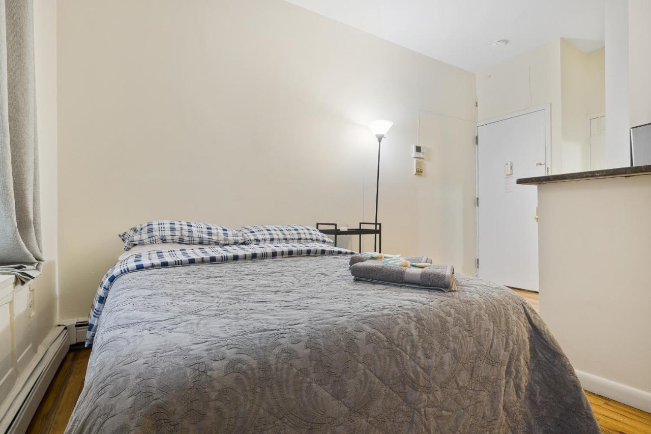 Park Side Living, Get Cozy Apartment New York
