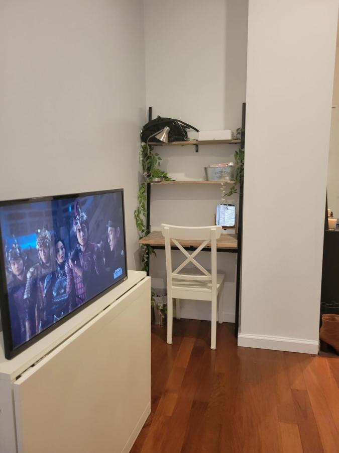 Apartment Street Apartment- Near World Trade Center, Ferry, South Street Seaport