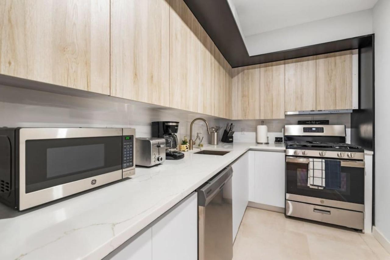 Apartment 3br Penthouse With Massive Private Rooftop New York
