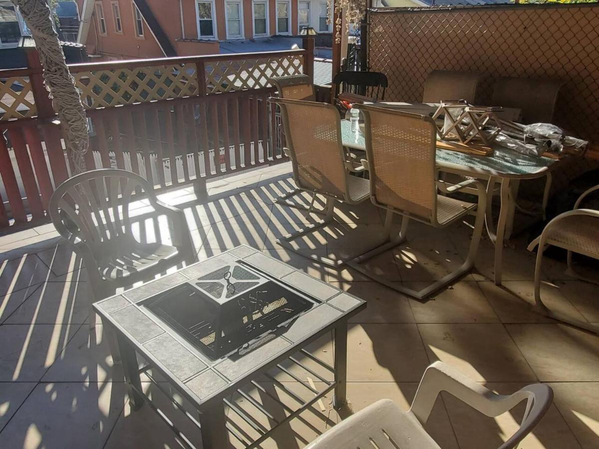 Lovely 2 Bedroom With 2 Entrance And Parking Apartment