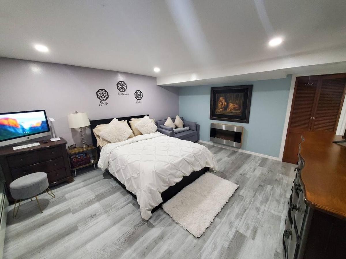 Lovely 2 Bedroom With 2 Entrance And Parking *
