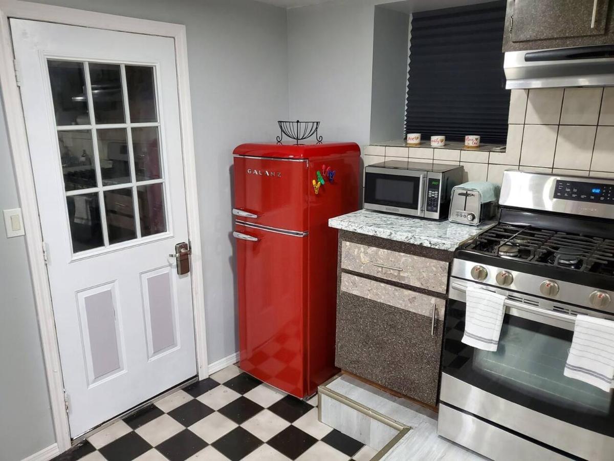Lovely 2 Bedroom With 2 Entrance And Parking New York