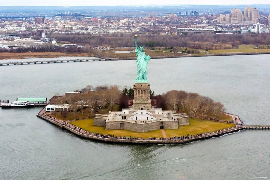 Apartment Swj 2nd - Times Sq, Brooklyn Bridge, Lga In 15 Min *