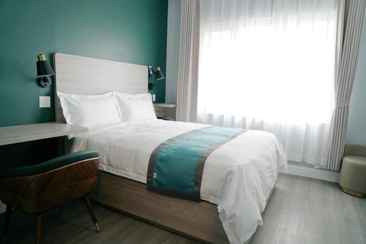 Starlight Hotel