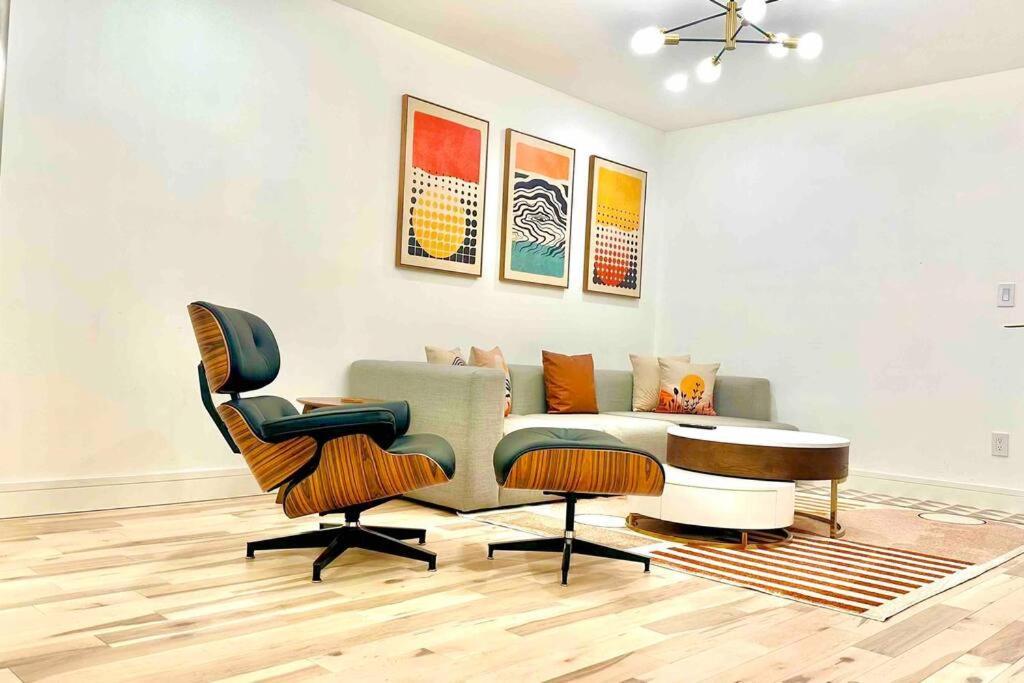 Bright, Airy, Luxe Hideaway”w” Private Backyard *