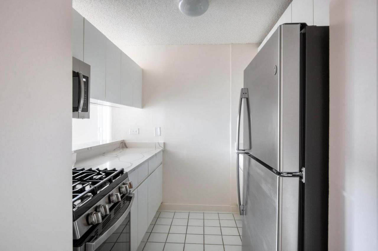 Ues 2br W Elevator Doorman Nr Transportation Nyc-1297 *