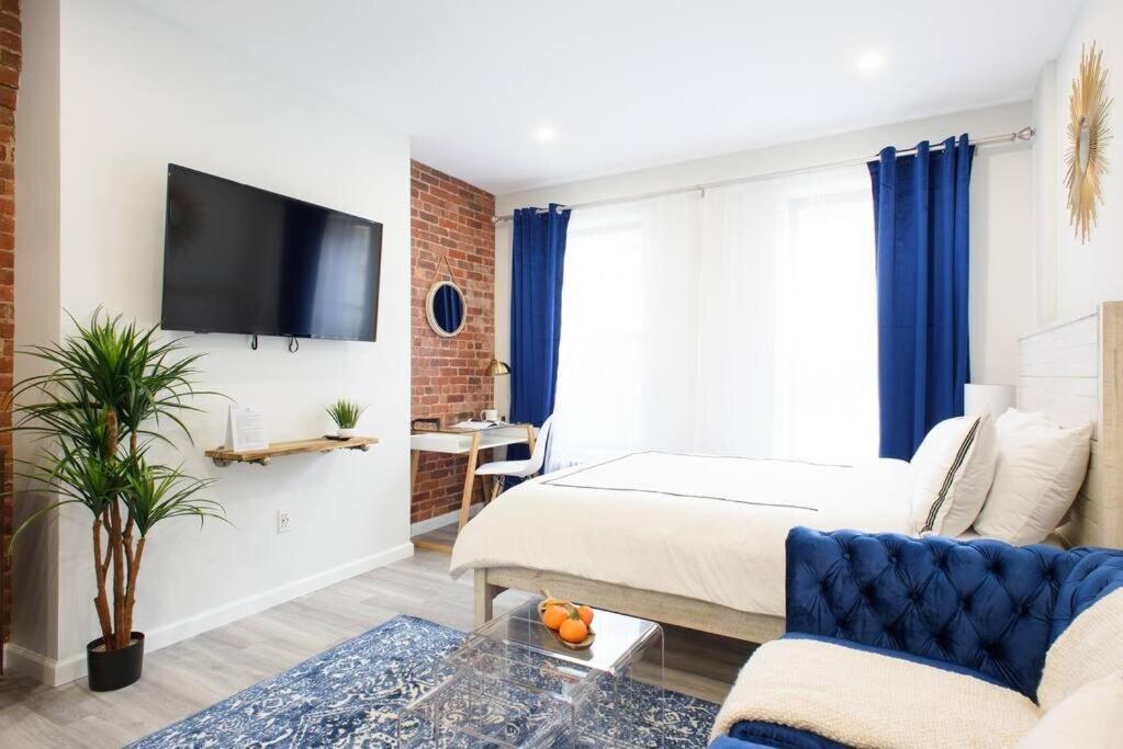 Apartment 240-15 Luxury Prime Location W&d *