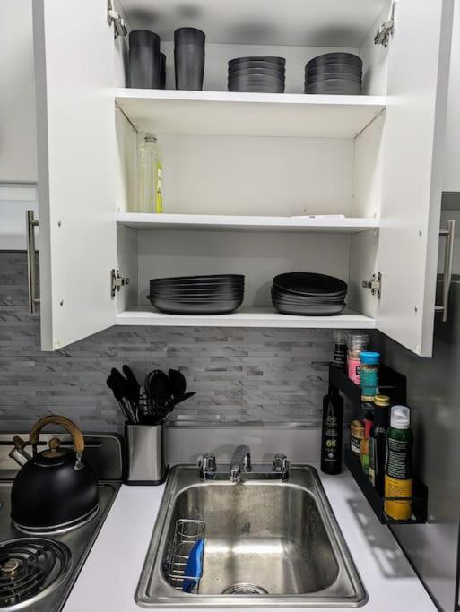 Heart Of Downtown Manhattan - Stylish One Bedroom In Vibrant Union Square Apartment *