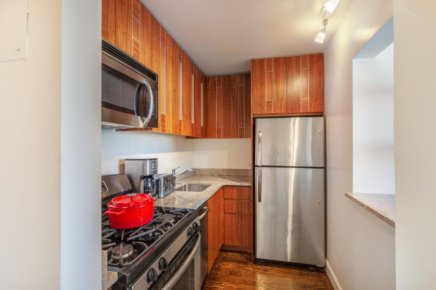Ues 1br W Doorman Gym Roof Nr Hospital Nyc-375 Apartment