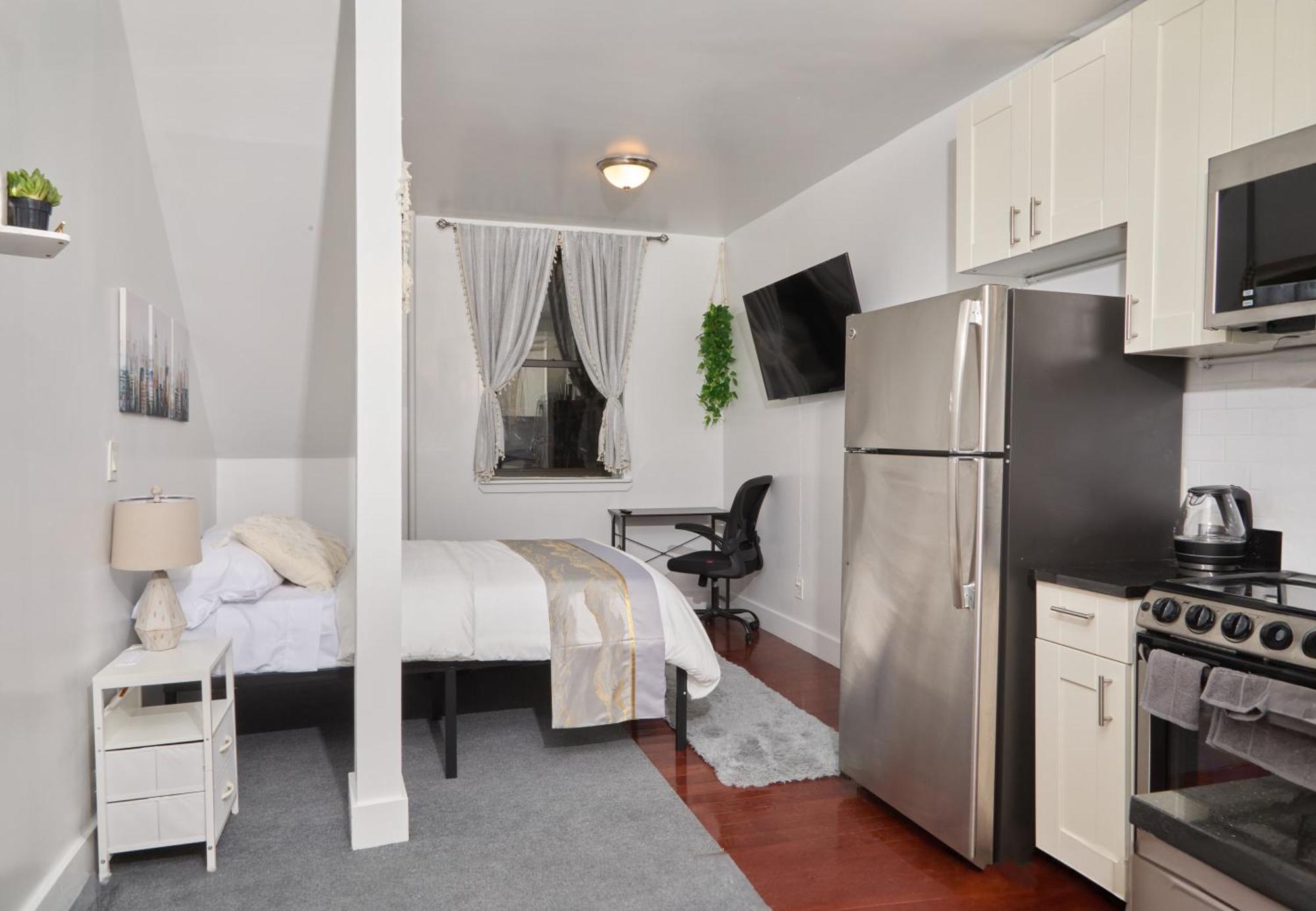 Private Loft In Hells Kitchen Near Times Square Apartment *