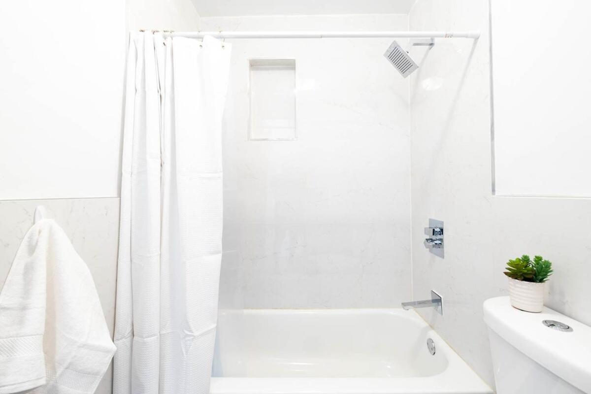 26-4a New Prime 20's W D Shared Courtyard Apartment New York