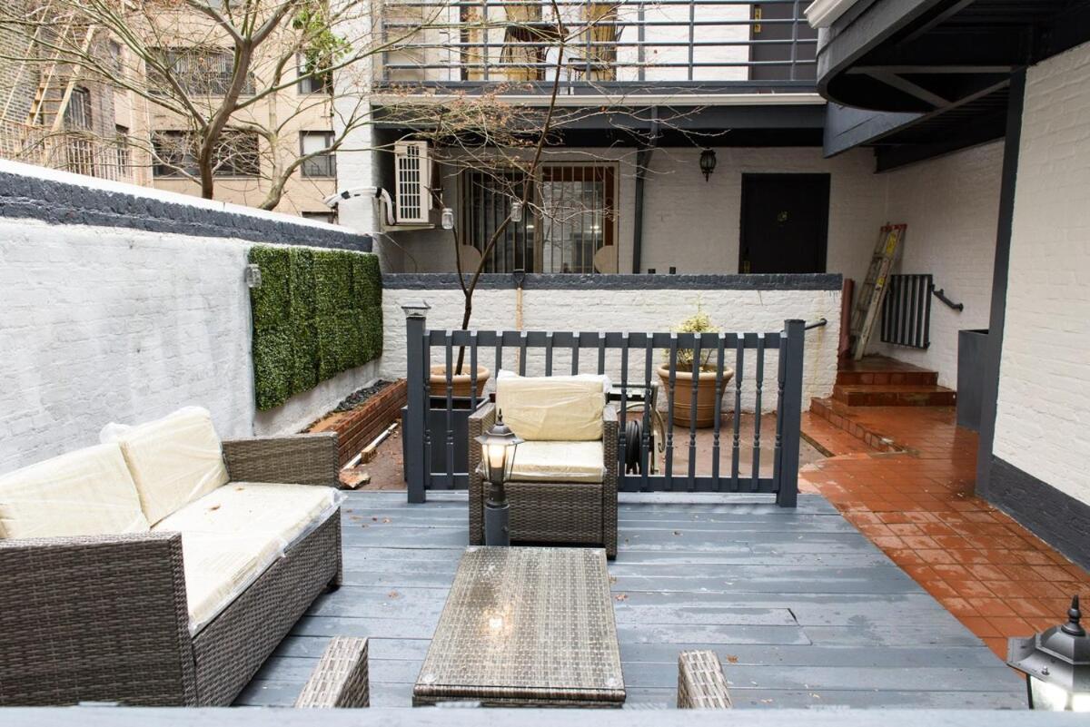 26-4a New Prime 20's W D Shared Courtyard New York
