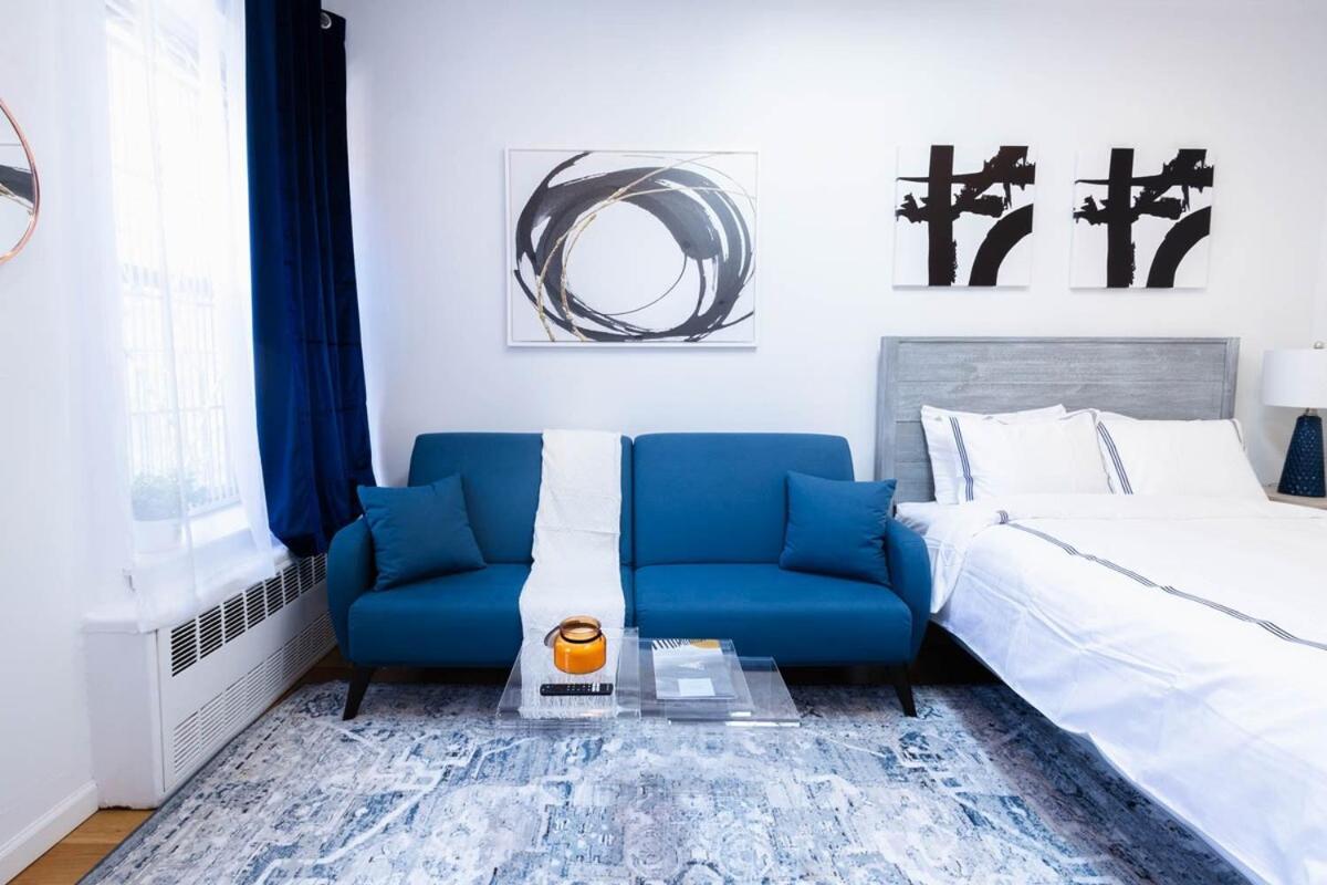 26-4a New Prime 20's W D Shared Courtyard New York