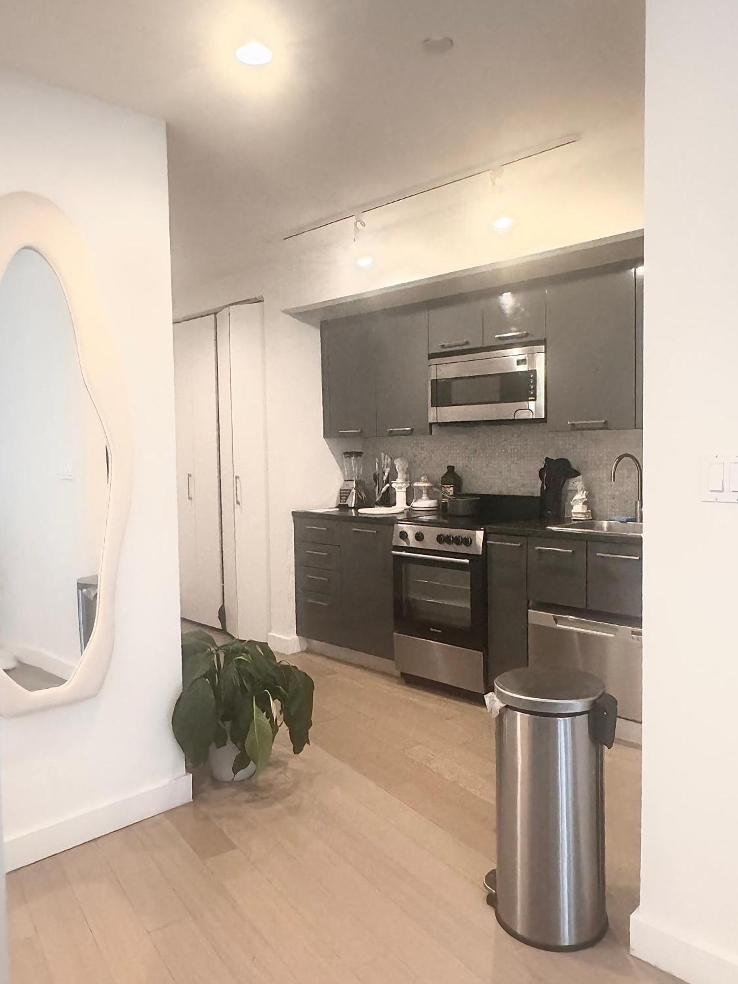 Apartment Exquisite Urban Oasis: Luxury 1 Bedroom Retreat In Downtown Manhattan