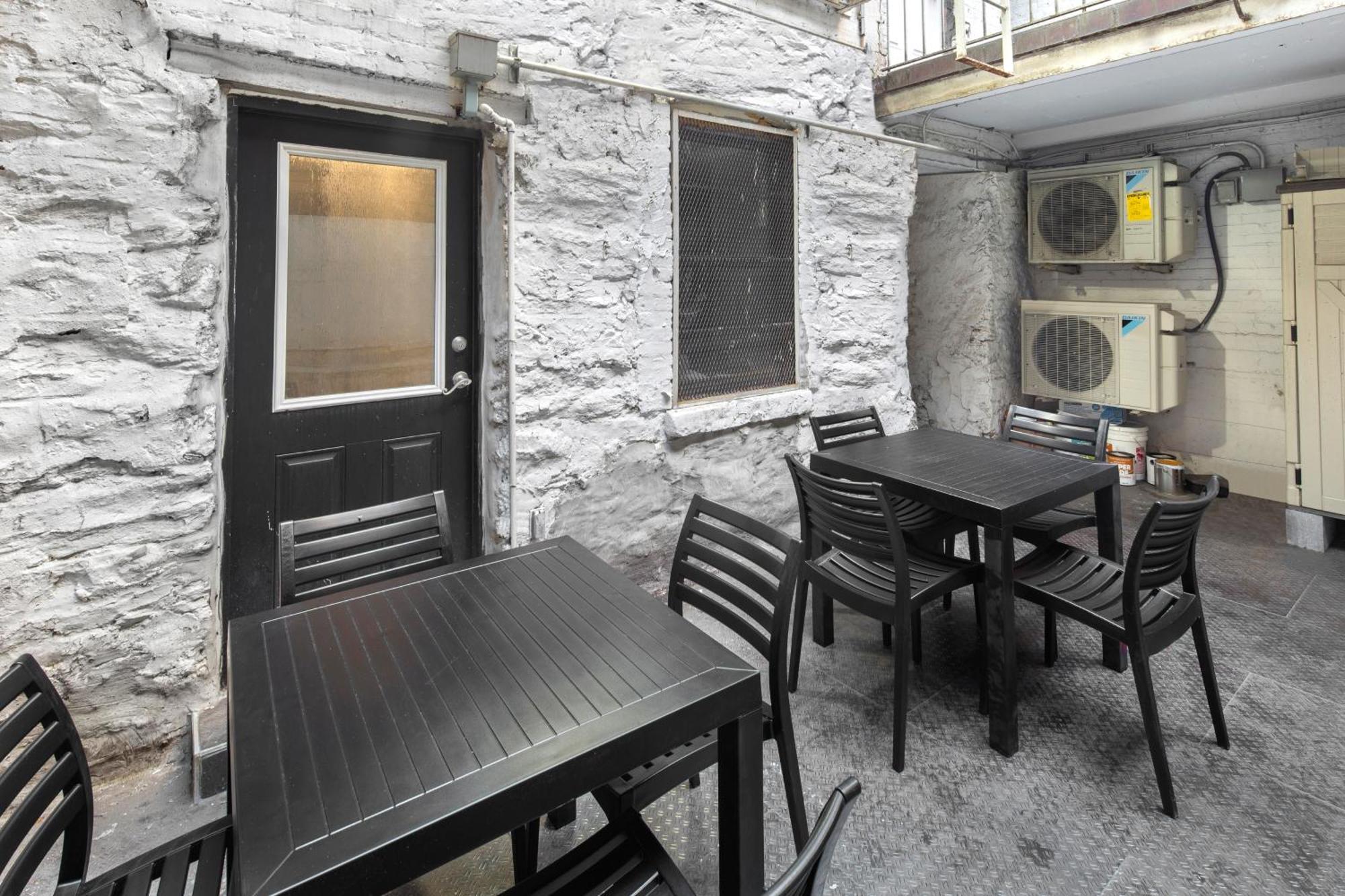 Apartment Paradise Suites