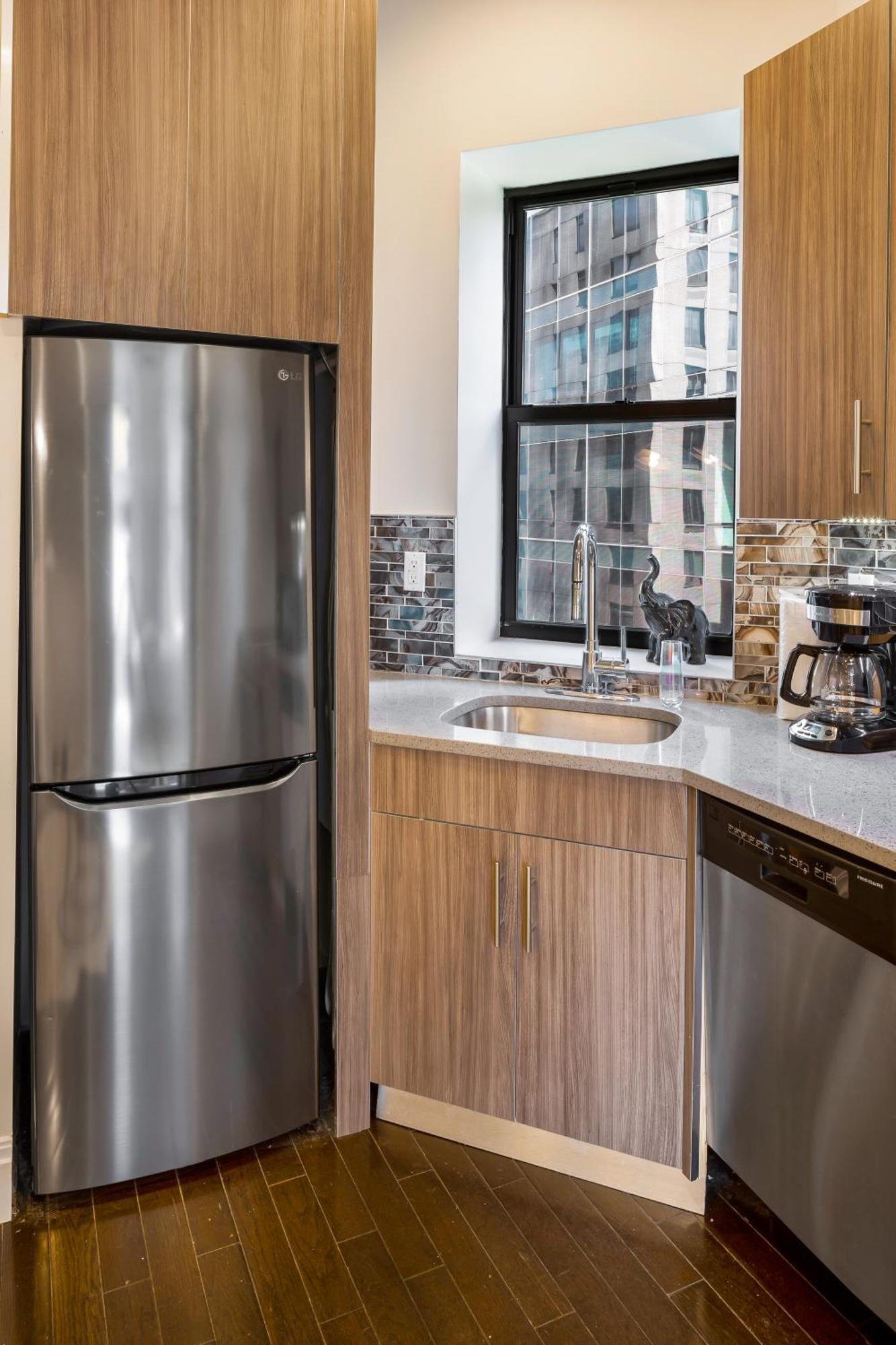 Apartment Paradise Suites