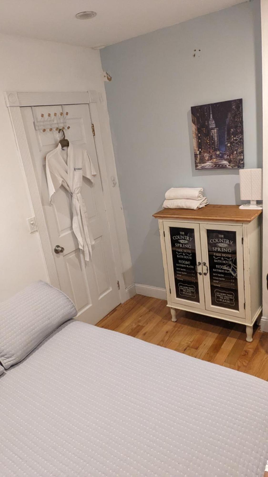 Park East And Museums Homestay