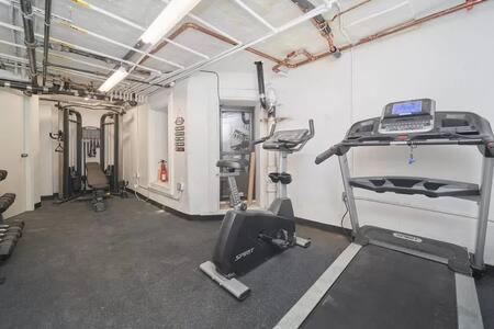 Apartment 91-2a Stylish 3br 2bth With W D *