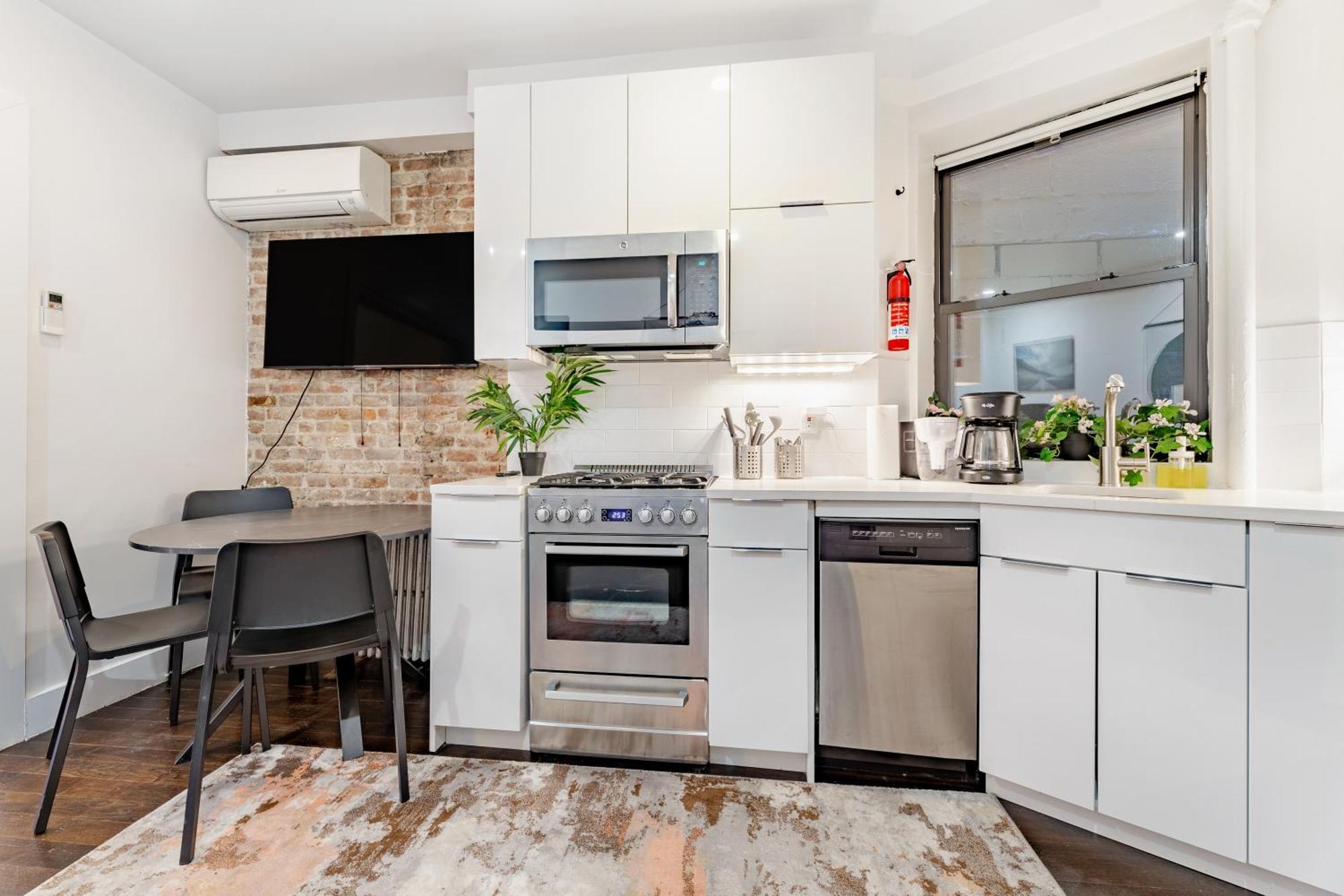 Explore Hudson Yards At Aesthetic Prime 2bd Apartmnet New York