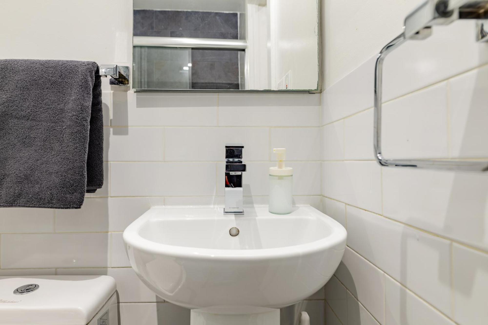 Explore Hudson Yards At Aesthetic Prime 2bd Apartmnet