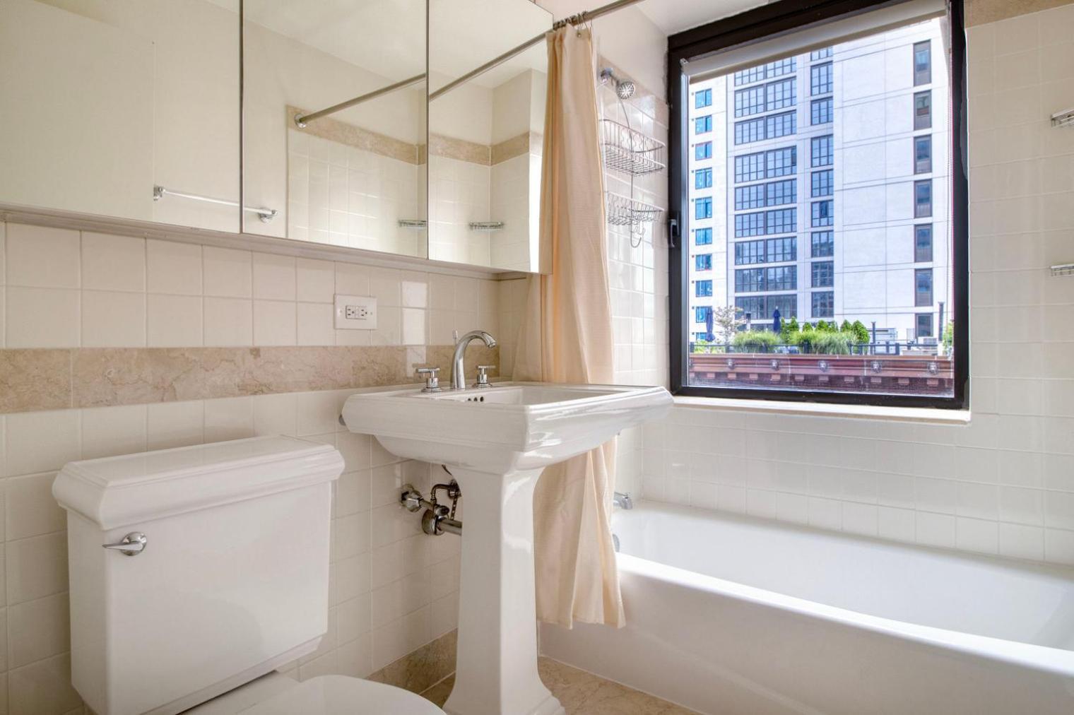 Apartment Upper West Side 1br W Doorman Nr Park Nyc-1219 *