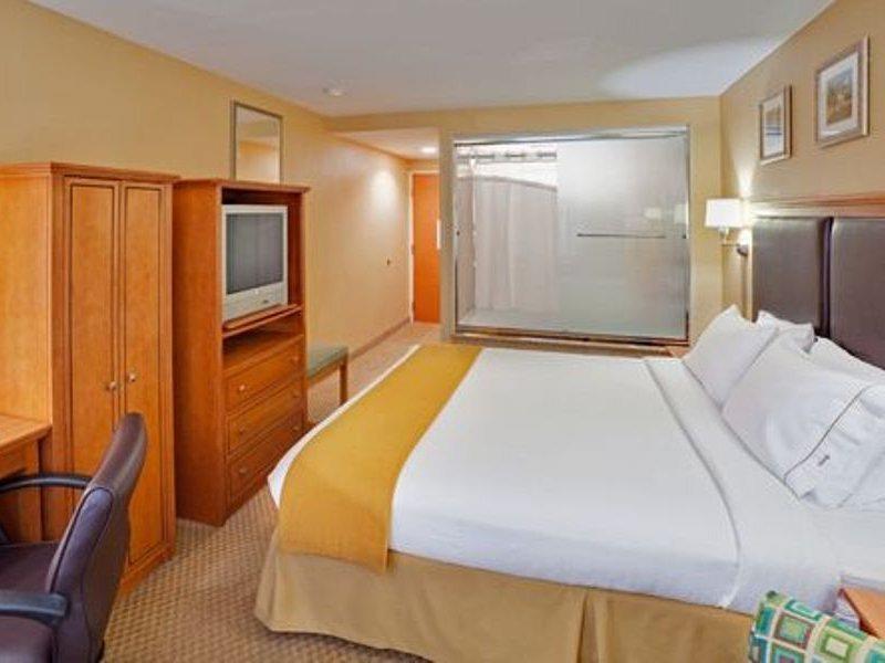 Express Chelsea By Ihg Hotel 3*