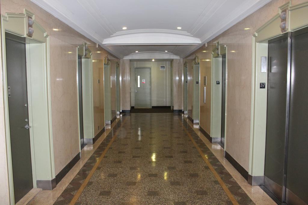 20 Exchange Place *