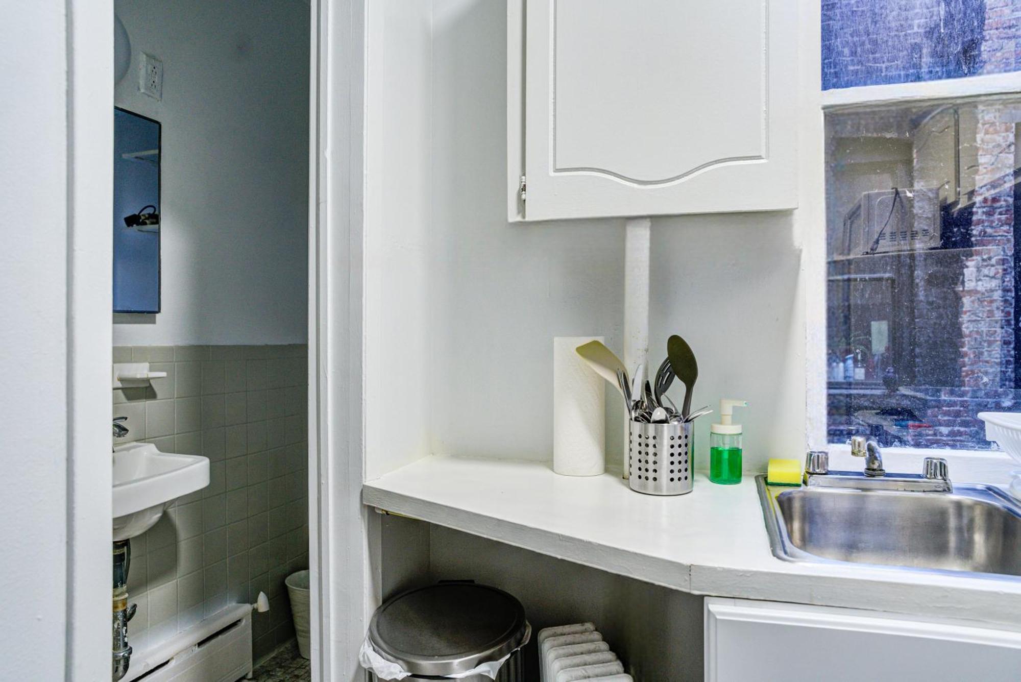 Heavenly Suites In Perfect Location Of Hell Kitchen Apartment New York